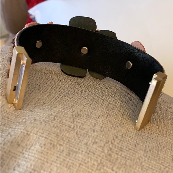 🐆 Mohair Bracelet with Faux Pearl Accents - Picture 7 of 8